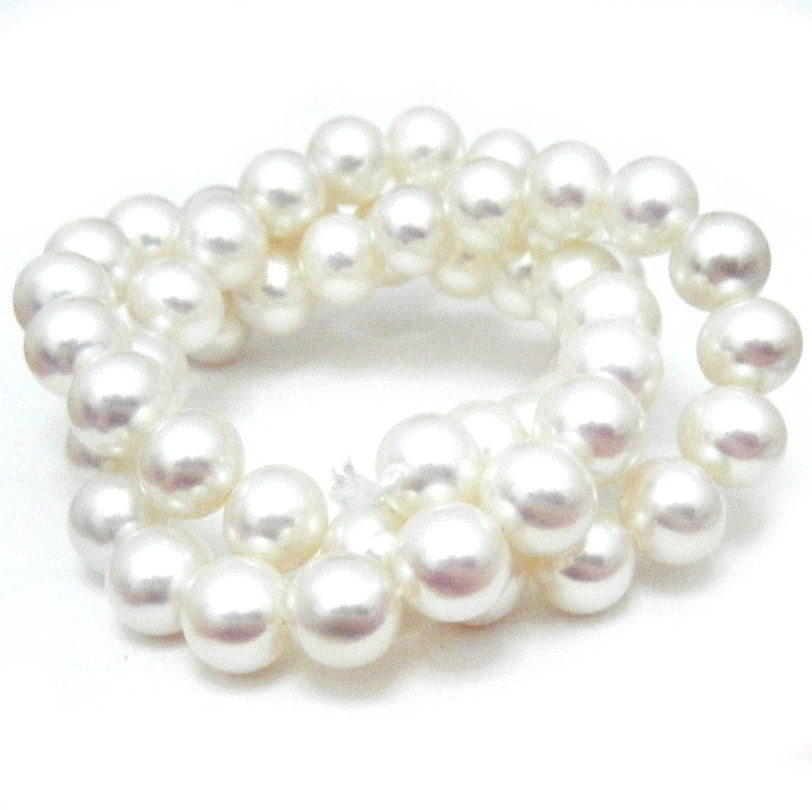 White AAA 8-8.6mm Round Pearls Strand